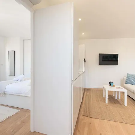 2p Proche Centre - 2p Proche Centre Mae-4093 * Κάννες